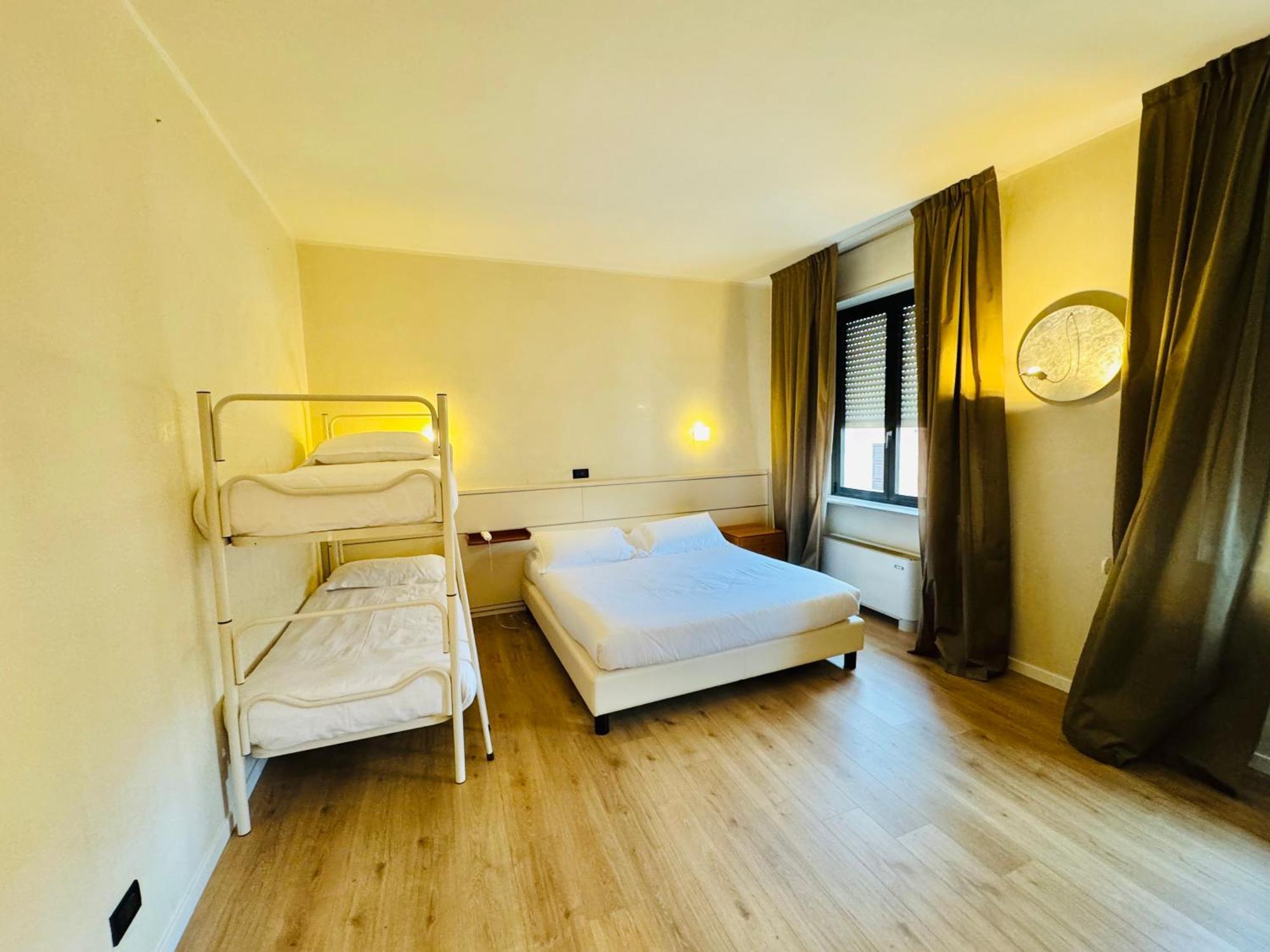 Hotel Pex มานโตวา ภายนอก รูปภาพ